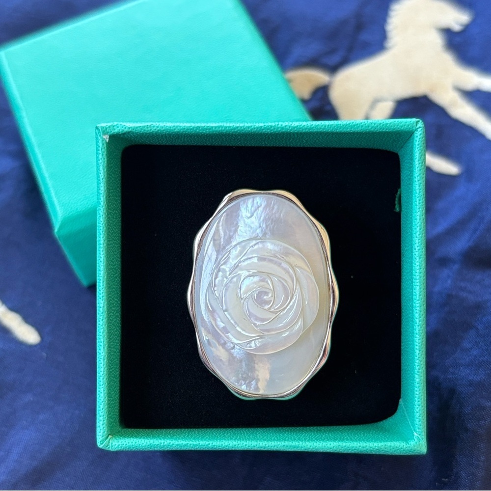 Vintage DK Sterling Silver 925 Mother of Pearl Rose Carved Ring Scalloped Bezel